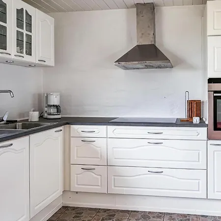 Ferienhaus Gorgeous In With Kitchen