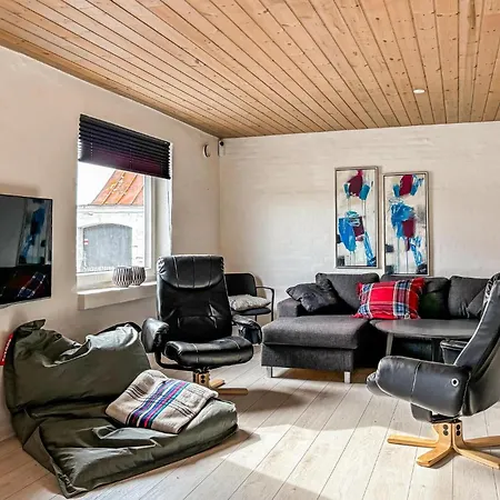 Ferienhaus Gorgeous In With Kitchen